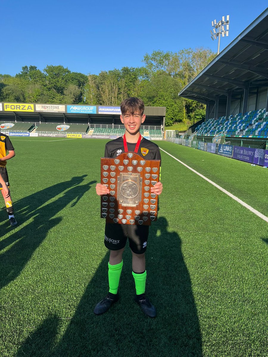 Introducing the @WelshSchoolsFA U13s Boys Champions!!!! Fin saving the final penalty in sudden death…beyond proud of this young man and his @NewportFa team mates! @Year8Chepstow @PEchepstow1 @SouthWalesGK1