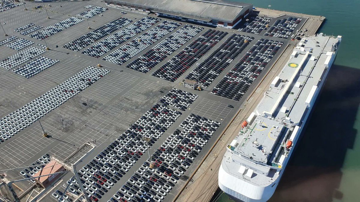 🚢Tesla-Ship News🇪🇺
🚢Tesla-Ship Asian Empire is offloading part of a shipment of Model 3 for southwestern Europe in Barcelona🇪🇸
The ship will continue to Zeebrugge🇧🇪 with the remainder for mid- & northern 🇪🇺

Follow Tesla-Ships & your Tesla-order here:
patreon. com/mortengrove