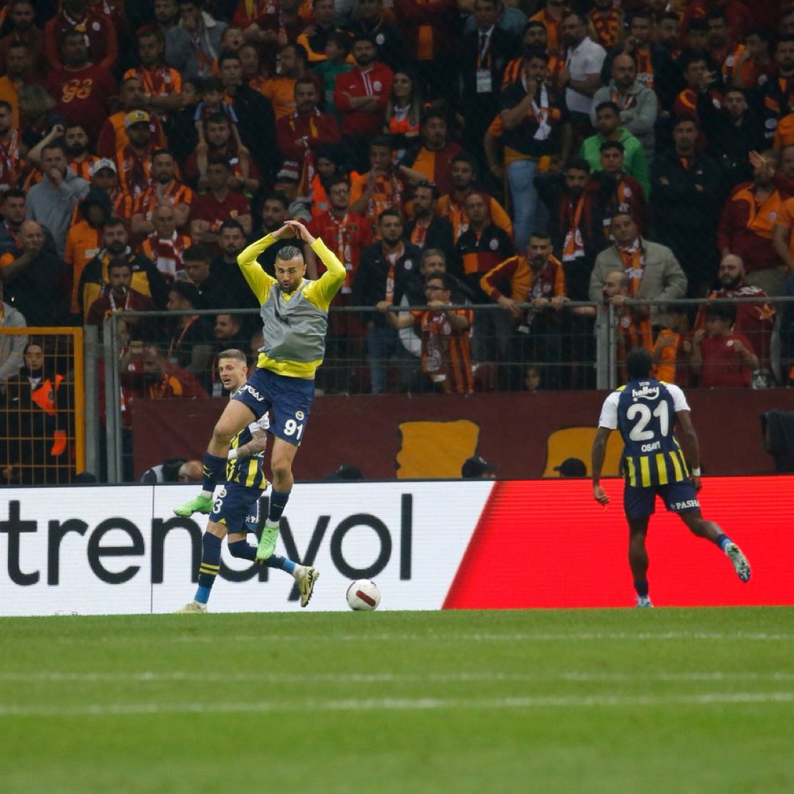 gol olunca sahaya girip siu çekmiş bayılacam