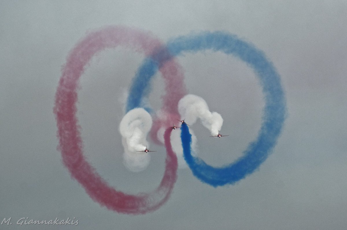 MyronGian's tweet photo. First official 2024 RAF Red Arrows public display
Gypo performing the Hanna Break, celebrating 60 display seasons and defying the grey sky
.
@rafredarrows #rafredarrows #RAFAT #royalairforce #gypo @raf_red6 @raf_red7 @raf_red9 #hannabreak #dyeteam @redarrowsdyeteam https://t.co/6S4BfvjGDV