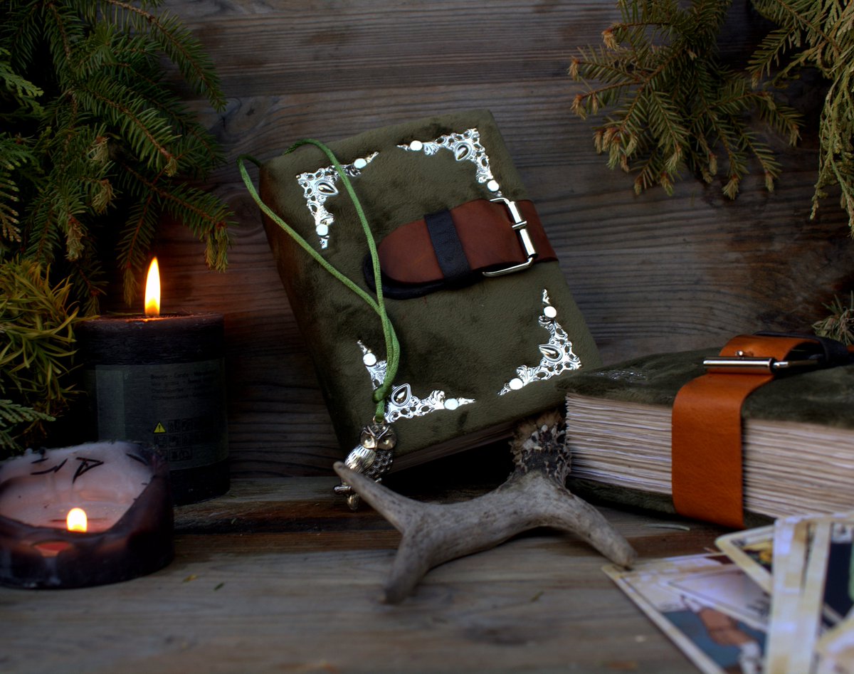 MemoryKeeper9's tweet image. memorykeeper.store/products/grimo… 
Welcome to a soulful store of amazing and magical notepads .
Fabulous illustrations , marvelous workmanship , 
Magic in every page of your most favorite journal