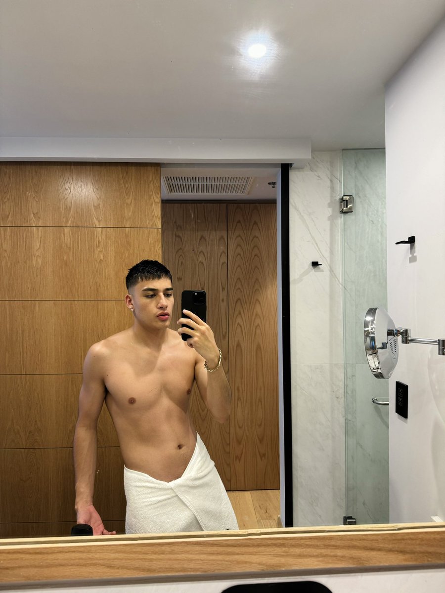 elmalibaby's tweet photo. Buenassss☀️☀️☀️ https://t.co/YBJ3LFuhFN
