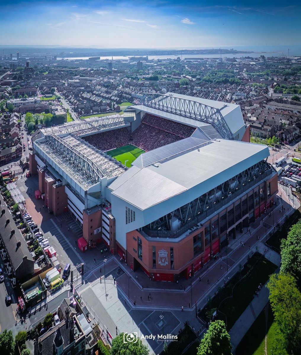 📸 | Glorious weather over #Anfield this afternoon for Jürgen Klopp’s last game #LFC ☀️ Photo by @andymallins