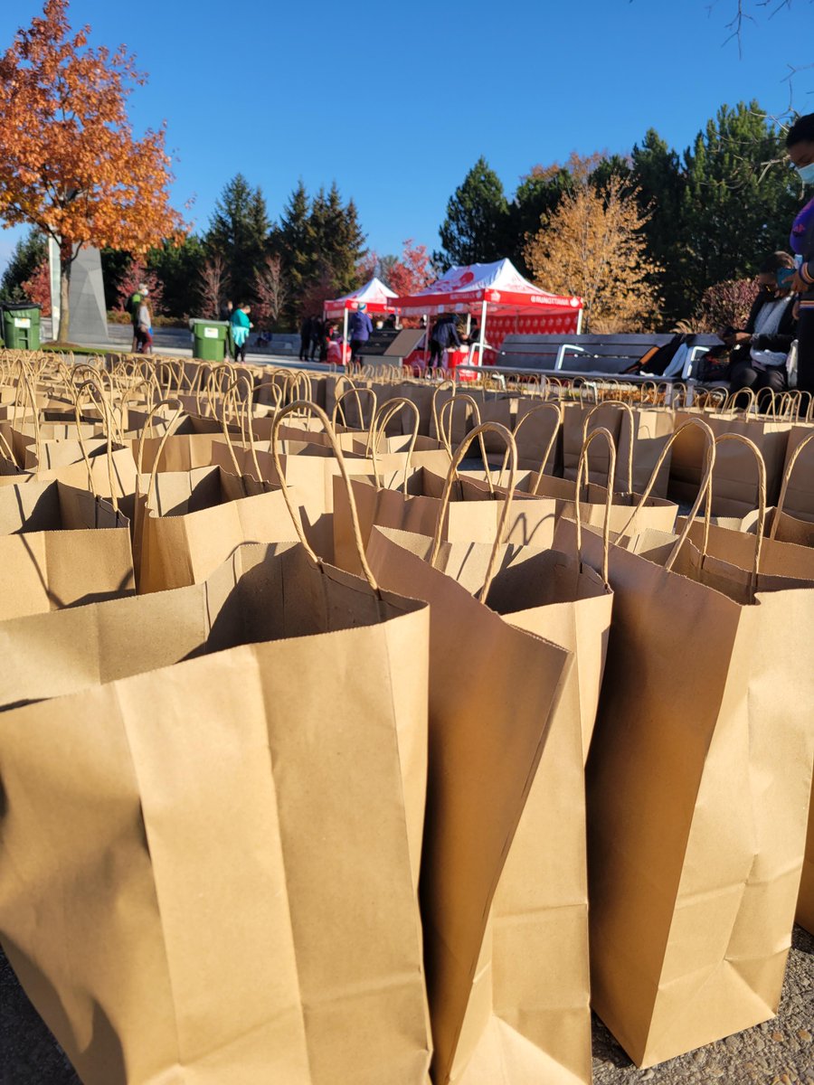 Don’t take more recovery food than you need. Oftentimes, a race director will order food based on the number of participants. If everyone takes more than they need, then there will be people who will get left out. Check out these 6 race day etiquette tips: runottawa.ca/race-etiquette