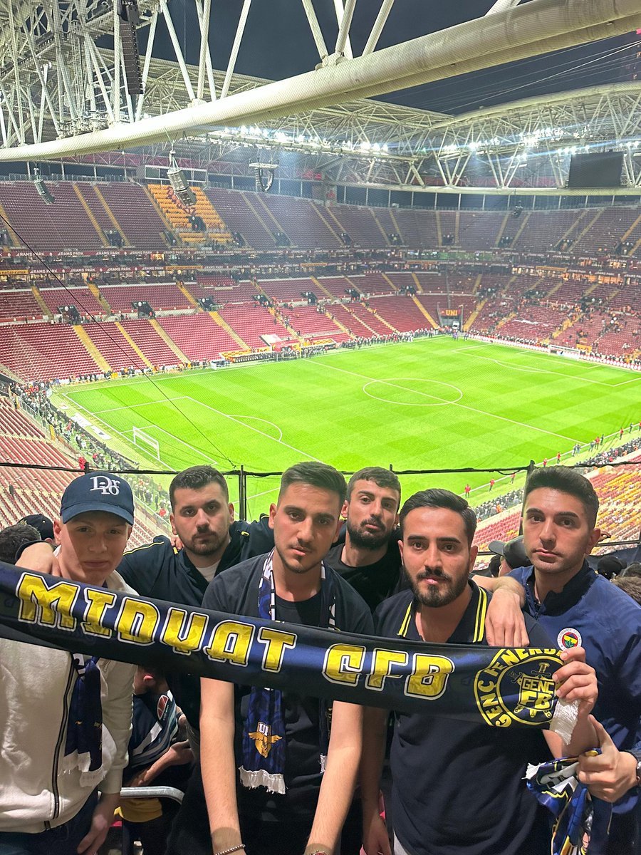 SAMİYEN SUSTU BİZİ DİNLEDİ!

FENERBAHÇE’mizi galatasaray Deplasmanında Yalnız Bırakmadık.

#MidyatGFB
#GençFenerbahçeliler