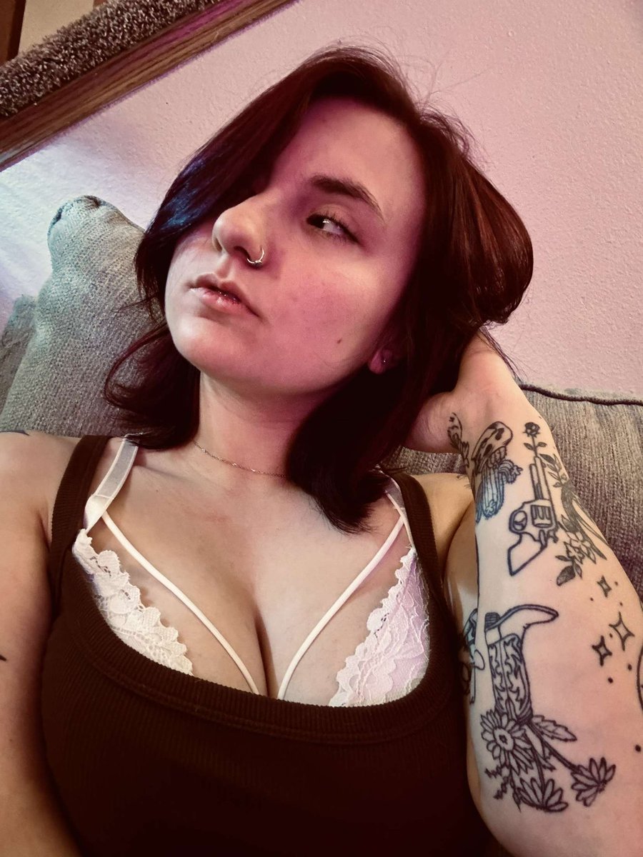 Ladykillaxxx's tweet photo. This beautiful women is just starting!! Let’s get her out there and support her and help her make that money babyyyyy❤️😈 @OFpromos22 @sp00kybarbiegrl @WilGreene2 @Hungtwink8c @onlyfanspromopr  

https://t.co/w81dTcX1Yl

#fypシviralシfyp #onlinelingerie #OnlyFan https://t.co/K33maD2Y2D