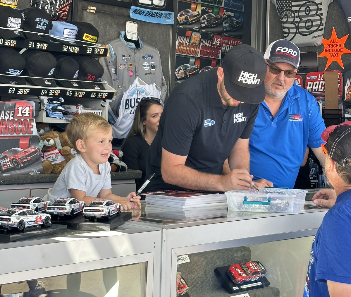 Sorry, @ChaseBriscoe_14. We’re here for Brooks’s autograph.