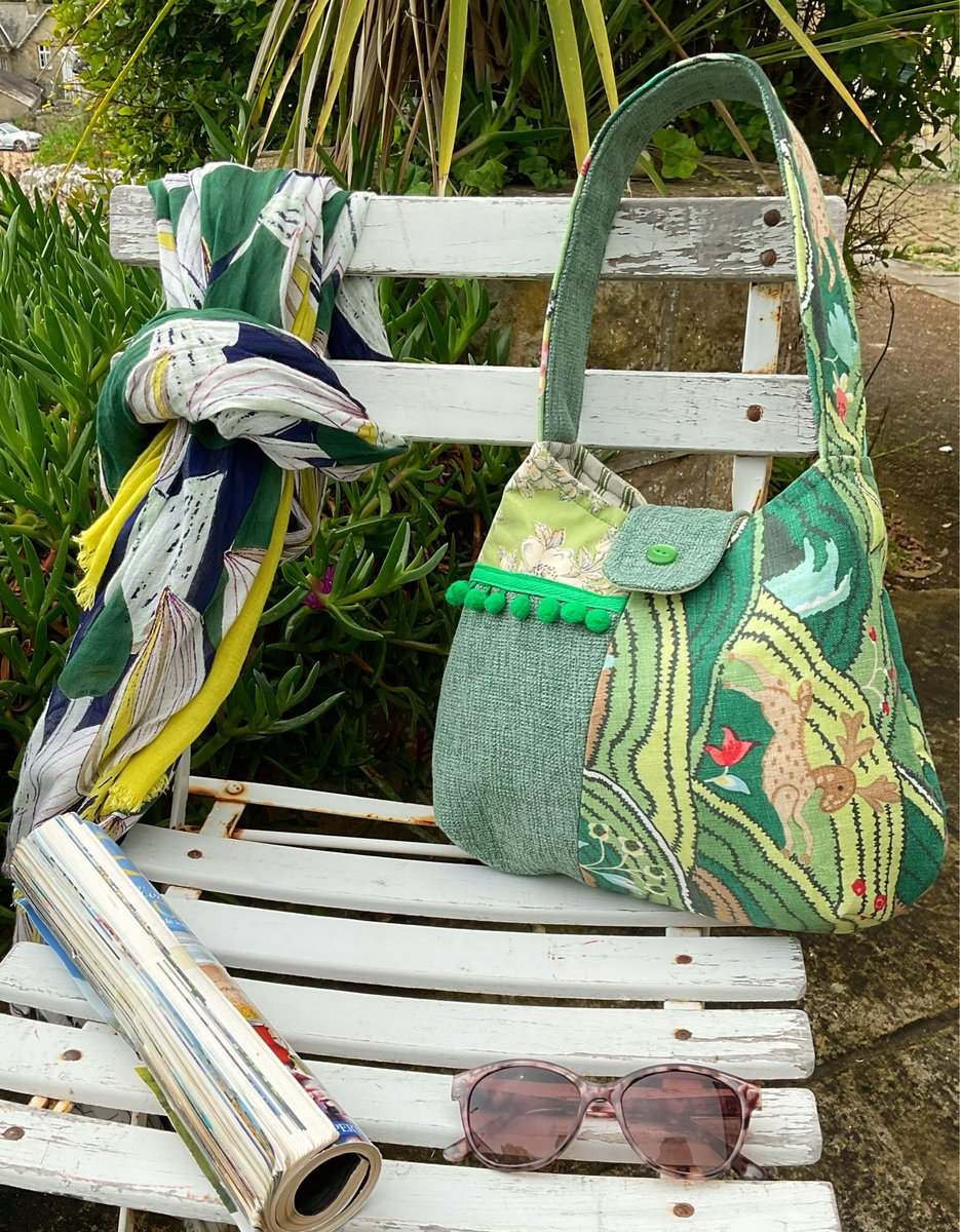 NEW!!! This fresh babe of a Girly Bag will have everyone green with envy! There is only one, so don’t miss out #MHHSBD #ShopIndie #HandmadeHour buff.ly/2F1nKi1