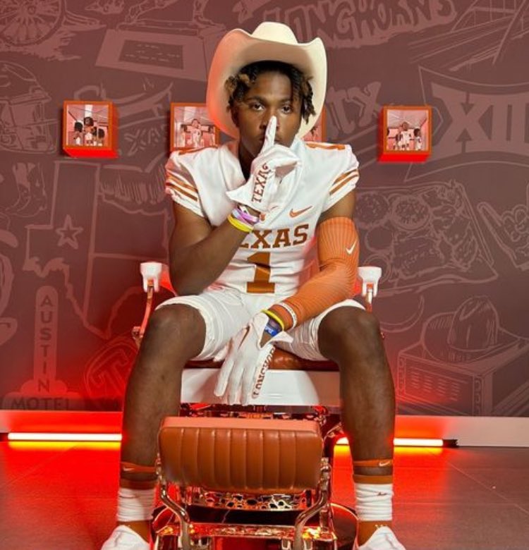NEW — The Texas recruiting notes never stop at @InsideTexas. @EricNahlin, @CoachWilliamsII, and myself with a 6️⃣-pack of notes on the Longhorns efforts to sign another top class. LATEST: on3.com/teams/texas-lo… (On3+) #HookEm @InsideTexas @On3Recruits Get IT+PLUS today for