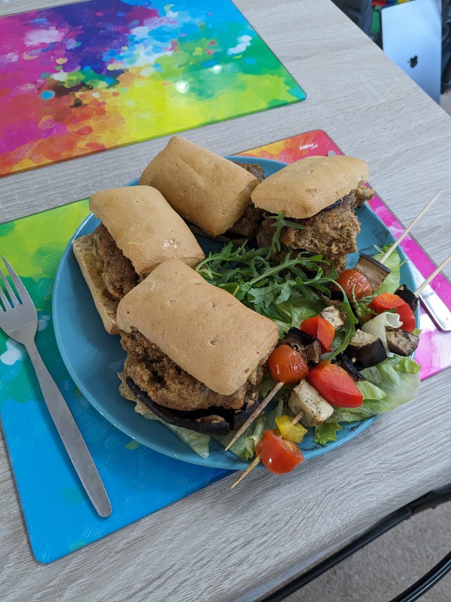 My partner @gcduka has made me a post #PKU conference evening meal - so much variety and health! 😁