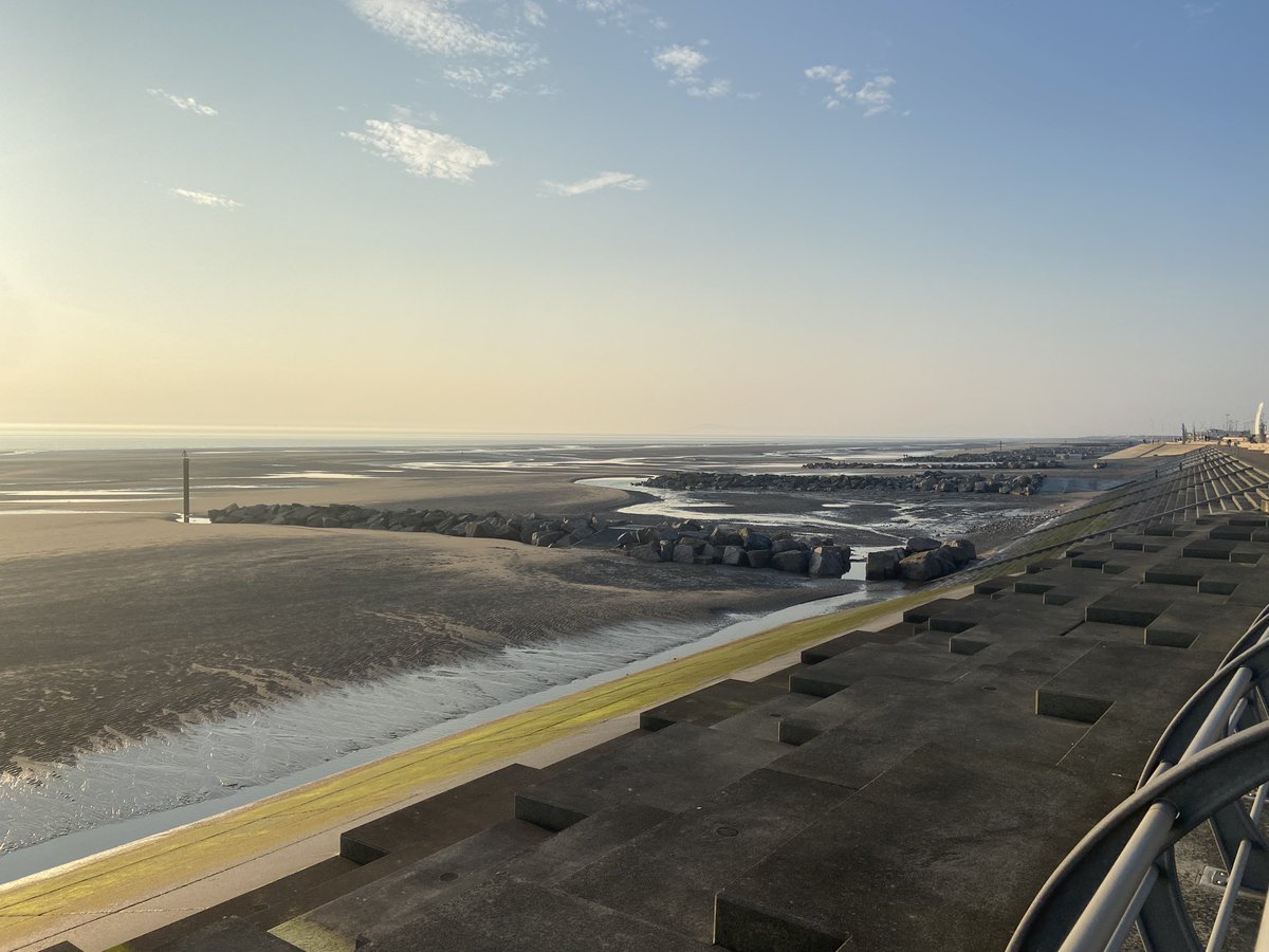 I've finally found happiness away from city life. Living. Y the sea has emptied my head and made me feel younger and empowered. I should have done this years ago #peaceispossible