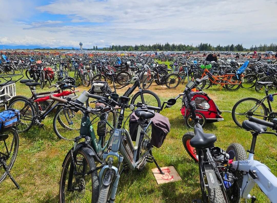 Wowzers! 1100 people on 2 wheels to the Comox Air Show! Big thanks to @cyclecv for managing the secure lock-up (and for the pic). @CyclingBC  @bccycle @experience_CV #activetransportation #cycling #climateaction