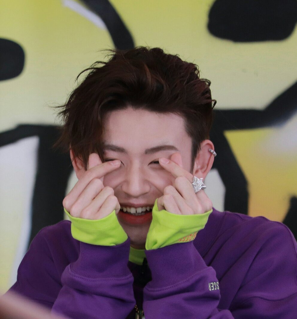 เราอยู่ด้วยกันมานานมากเลยเนอะ ตั้งแต่รู้จักกุ่ยมา ก็คอยบอกเบิร์ธเดย์กุ่ยมาทุกปีเลย ตั้งแต่วันเกิดปีแรกที่เดบิวต์ จนวันเกิดปีที่ครบ 25 นี้ happy birthday นะกุ่ย ขอบคุณนะที่เติบโตมาอย่างดีเลย ขอบคุณที่กุ่ยเป็นกุ่ย รักเสมอ และก็จะคอยบอกเบิร์ธเดย์ไปอีกทุกๆ ปี เติบโตต่อไปด้วยกันนะ :)