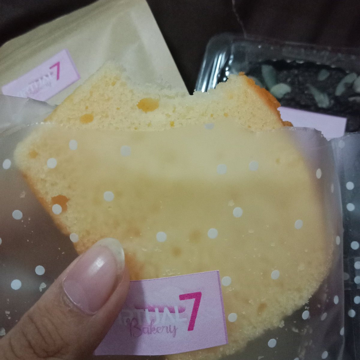 Kyria_Q's tweet photo. แอบงั่มหนมปังตอนตี2 หนมปัง #VirtualZeven อร่อยมากอ่ะ ถ้าจัดงานอีกขอเจ้าเดิมนะคะ 😭😭
#circlecon #ccc1 https://t.co/u30hmvonVR