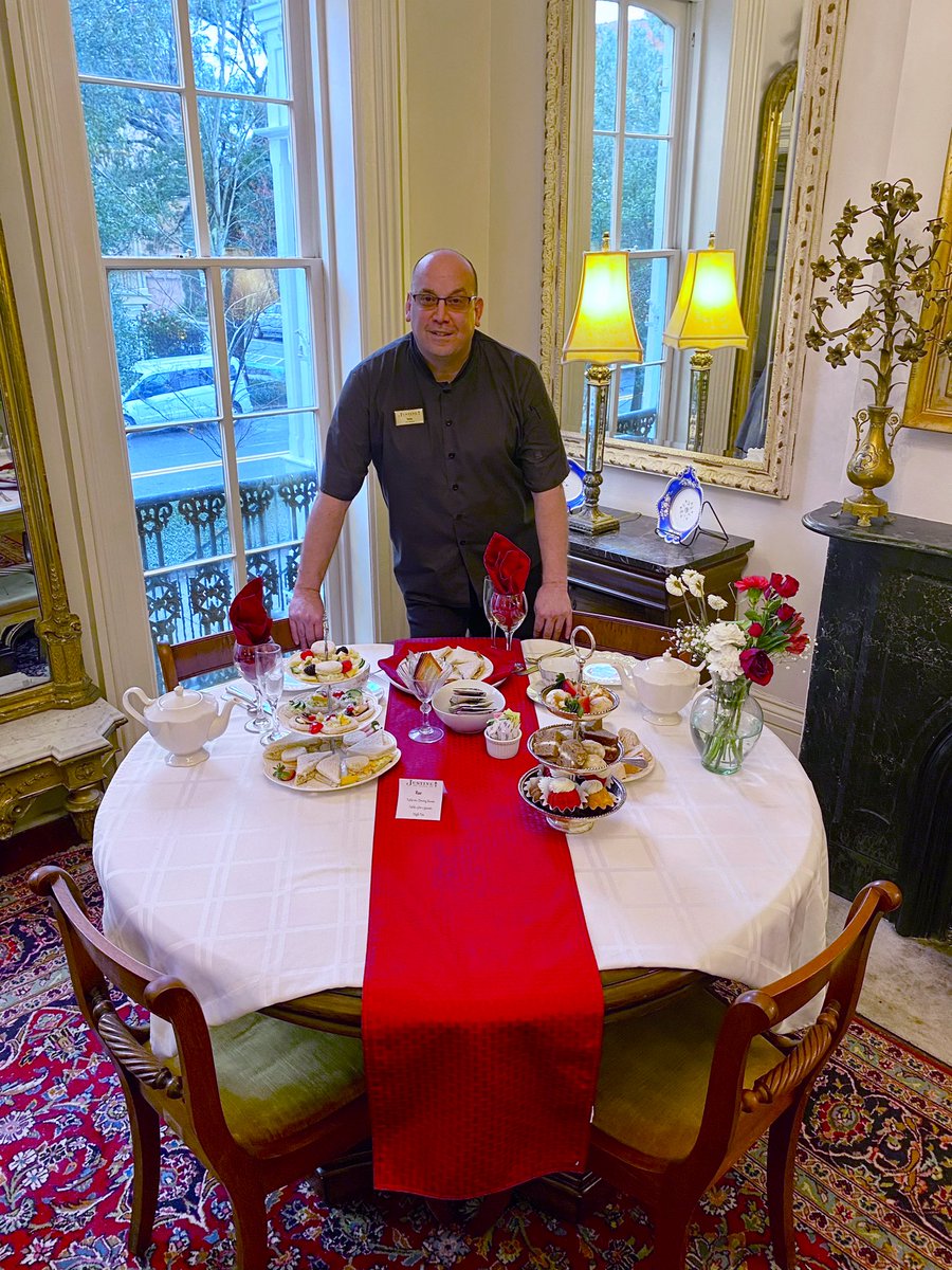 Happy birthday to the best innkeeper and breakfast chef in town, Tony! 🎂#savannah #savannahga #justineinn