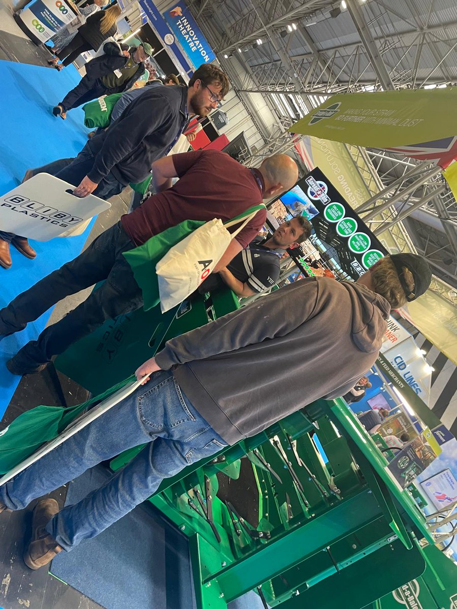 Spreadabale's tweet photo. A big thanks to the British @PigPoultry organisers for a brilliant event &amp; to ALL the producers who came to find out more about our how our straw spreading machines can help them to save time, straw &amp; money. We’ll be following up your enquiries once we’re back in the office. https://t.co/I632whkRS2