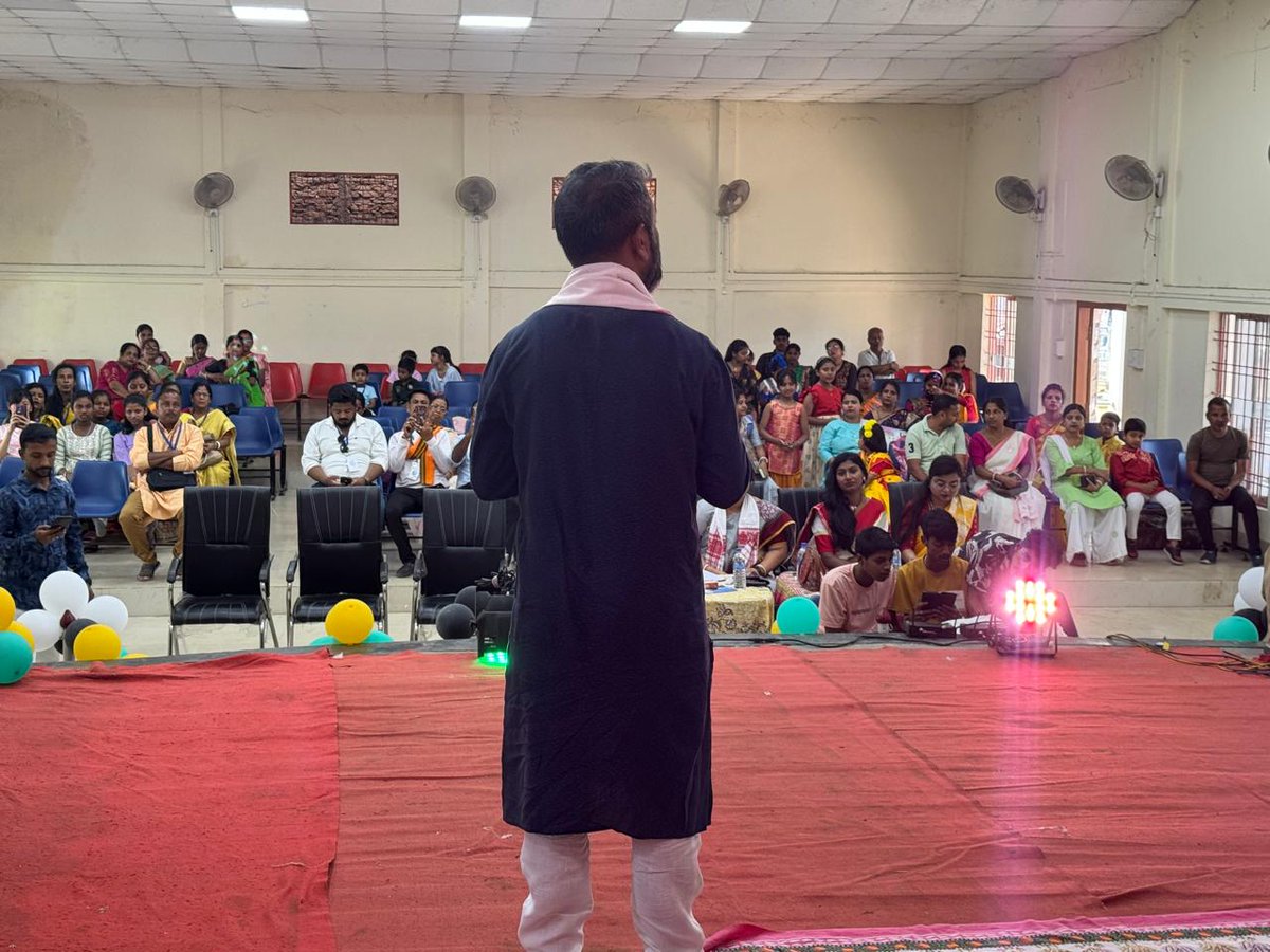 Attended the 163rd birth anniversary celebration of Rabindranath Tagore ji, organized by Hindu Yuva Satra Parishad in Mariani.

It was a wonderful event, and I had the pleasure of interacting with everyone present. #RabindranathTagore #Mariani #HinduYuvaSatraParishad