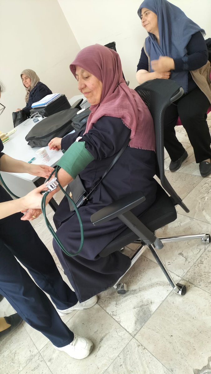 Kadın Kültür Evimizde bu hafta Emirdağ Belediye Sağlık Personelleri tarafından kadınlarımızın kan şekeri ve tansiyon ölçümleri gerçekleştirildi.  <a href="/osmanerenbilici/">Osman Eren Bilici</a> <a href="/serkankoyuncu03/">Serkan Koyuncu🇹🇷</a> <a href="/afyonkulturevi/">Afyonkarahisar Kadın Kültür Evleri</a>