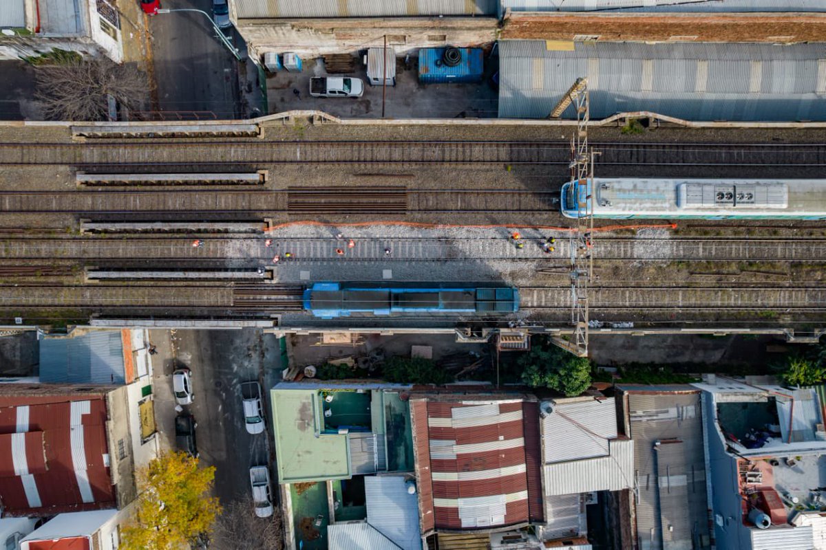 Finalizó la obra de renovación del viaducto Barracas y la #LineaRoca volverá a su cronograma habitual desde el lunes 20/5

Hoy se realizaron pruebas de peso con una locomotora por el tramo renovado del puente ubicado en la zona de Barracas.