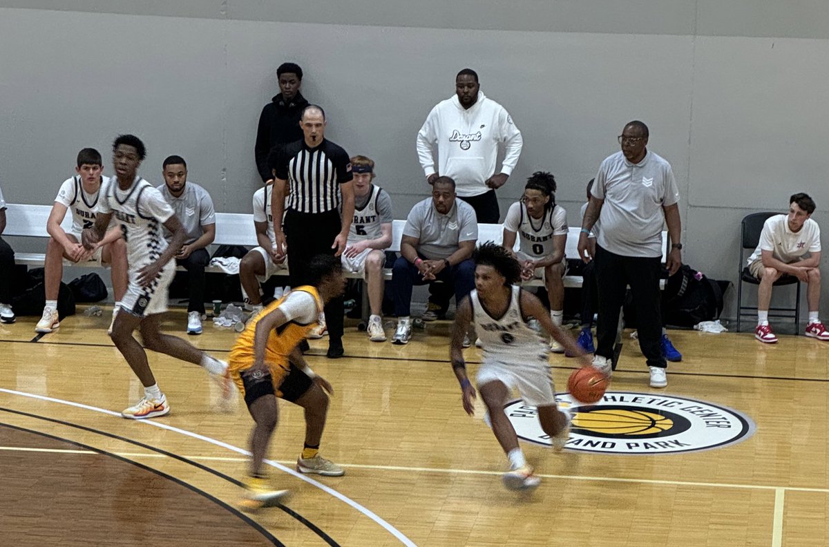 Last game of the day here at EYBL: Acaden Lewis with some late game heroics on his way to 28 points & 6 assists in a 80-77 Team Durant win over The Family.