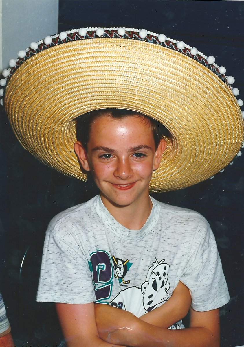 #oldphoto
What ever happen to this kid, wearing the sombrero... 🤔