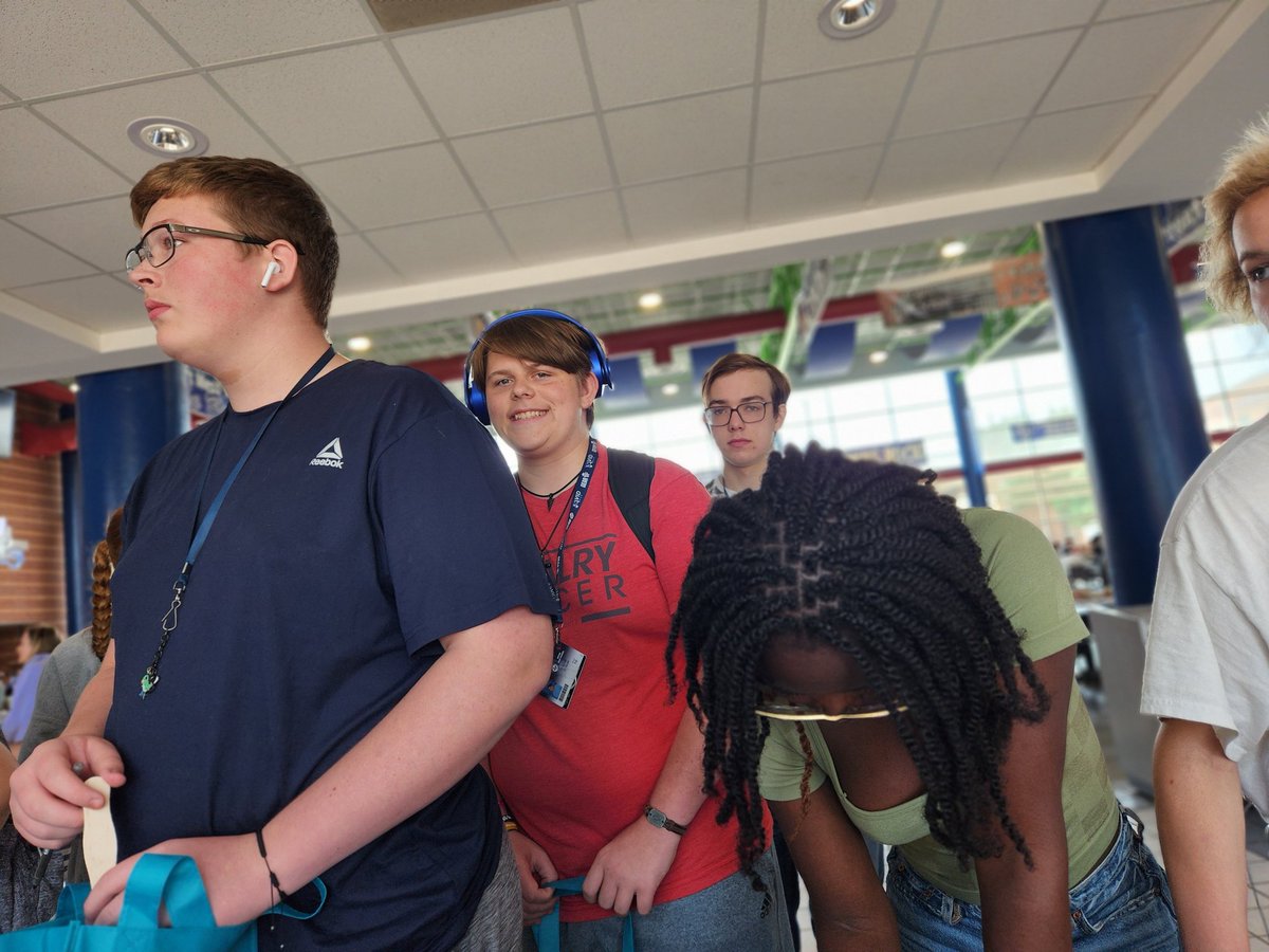 BHSVKOT's tweet image. Students at BHS took the Fentanyl quiz to see how much they knew about the dangers of Fentanyl! Peer to peer education taking place. #KnowledgeisKey #creatingahealthierBryanISD @BryanISD @LaneBuban @BHSAdvisors @NaturalHigh @TxSayWhat @TxSchoolSafety @txyouthaction @KBTXRusty