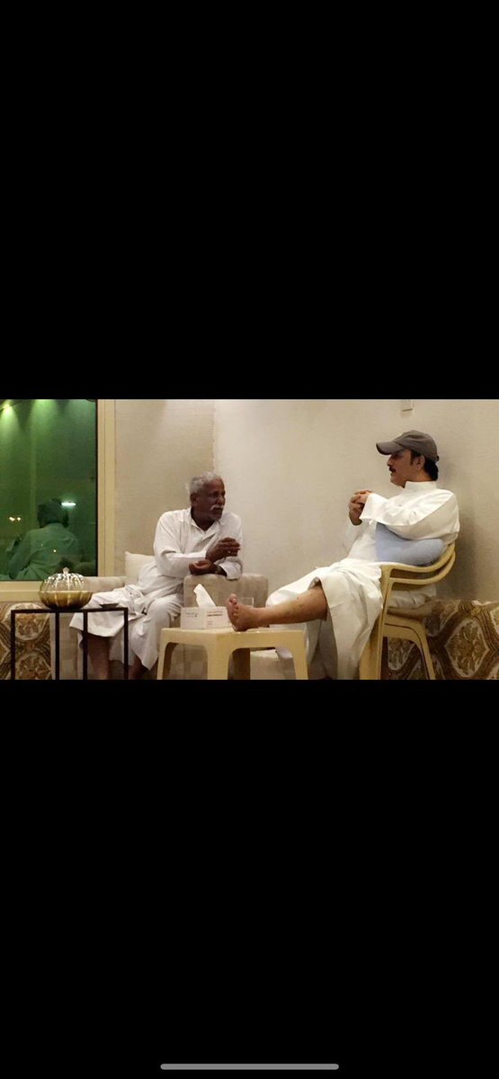 bo_aljod's tweet photo. لايمكنني تجاوز هذه الصوره وهذه المشاعر التي لاقيتها من عمي المرحوم الغالي خلف الطينان والفرحه الكبيره لسلامتي عندما خرجت من المستشفي معافي سنة2019 واجرائي لعملية القلب المفتوح وطلب ان ازوره في بيته وكانت ظروفه الصحيه لاتسمح له بزيارتي
وكانت فرحته كبيره حيل بهذه الزياره زيارة الإبن لوالده
فرحمة الله عليك يابوخالد 
تركت فينا الاثر الطيب وتركت فينا الحزن الكبير
وعزائنا بأبنائك من بعدك أخواني
خالد ومحسن ووليد والبقيه المحترمه من ابناءك وابناء الطينان الكرام
يحافظون علي اسمك والسمعه الطيبه التي ورثتهم وكلفتهم بالمحافظه عليها
#خلف_الطينان