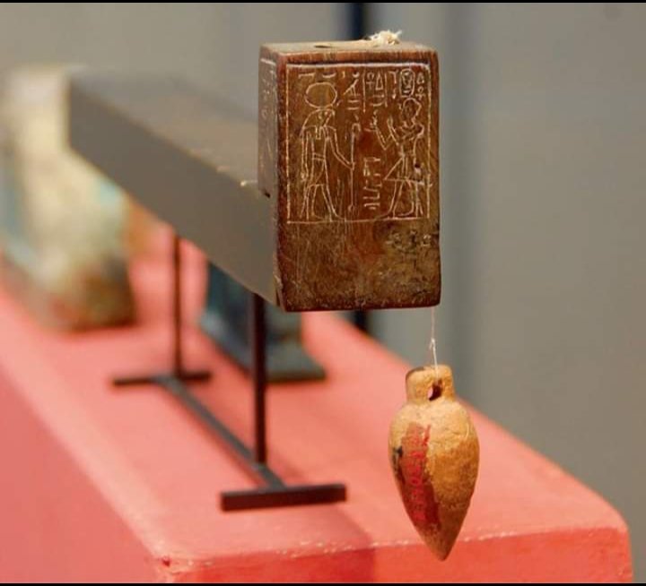 “The first known description and practical use of the physical pendulum was by Galileo Galilei, but the ancient Egyptians hadinvented and used it before him.”Flinders Petrie in Nature magazine1933. Image: The Setatshadow clock and theMerkhetpendulum from theeraofKingAmenhotep III