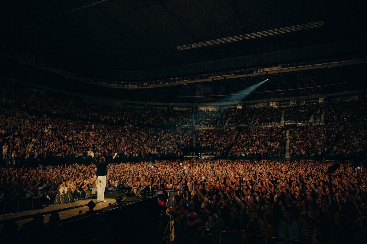 Night Twenty-Nine Melbourne. Thank you Australia and New Zealand for an incredible second leg of The Show Live On Tour. Singapore, Jakarta, Manila and Tokyo, can’t wait to see you next ❤️