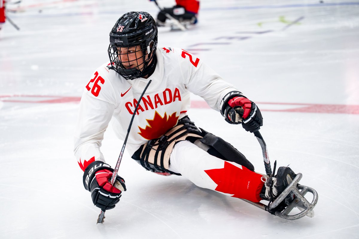 AFTER 1 | 🇨🇦 and 🇨🇿 trade goals in the opening frame... it's 1-1. APRÈS 15 MIN | Le 🇨🇦 et la 🇨🇿 s’inscrivent tous deux au tableau en première... C’est 1-1. 📊 hc.hockey/WPHCStats050724 📊 hc.hockey/CMPHStats050724 #Calgary2024