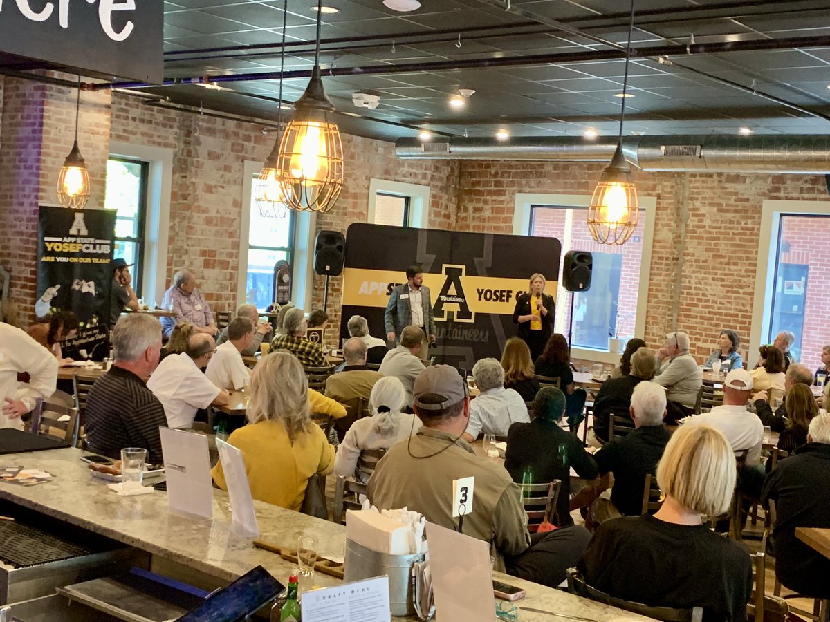 Boone family, you did not disappoint at our #MountaineerSpringTour “home game” stop! Thank you for all your support 🖤💛 #GoApp