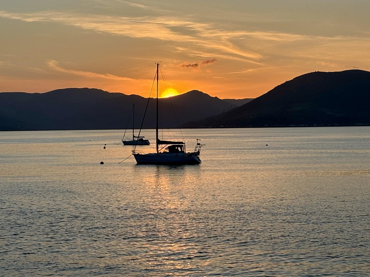 View from Gourock this evening. Thanks to Janet Boyle for the photos 📸 Discover Inverclyde 👇 discoverinverclyde.com #DiscoverInverclyde #DiscoverGourock #Gourock #ScotlandIsCalling #VisitScotland #ScotlandIsNow