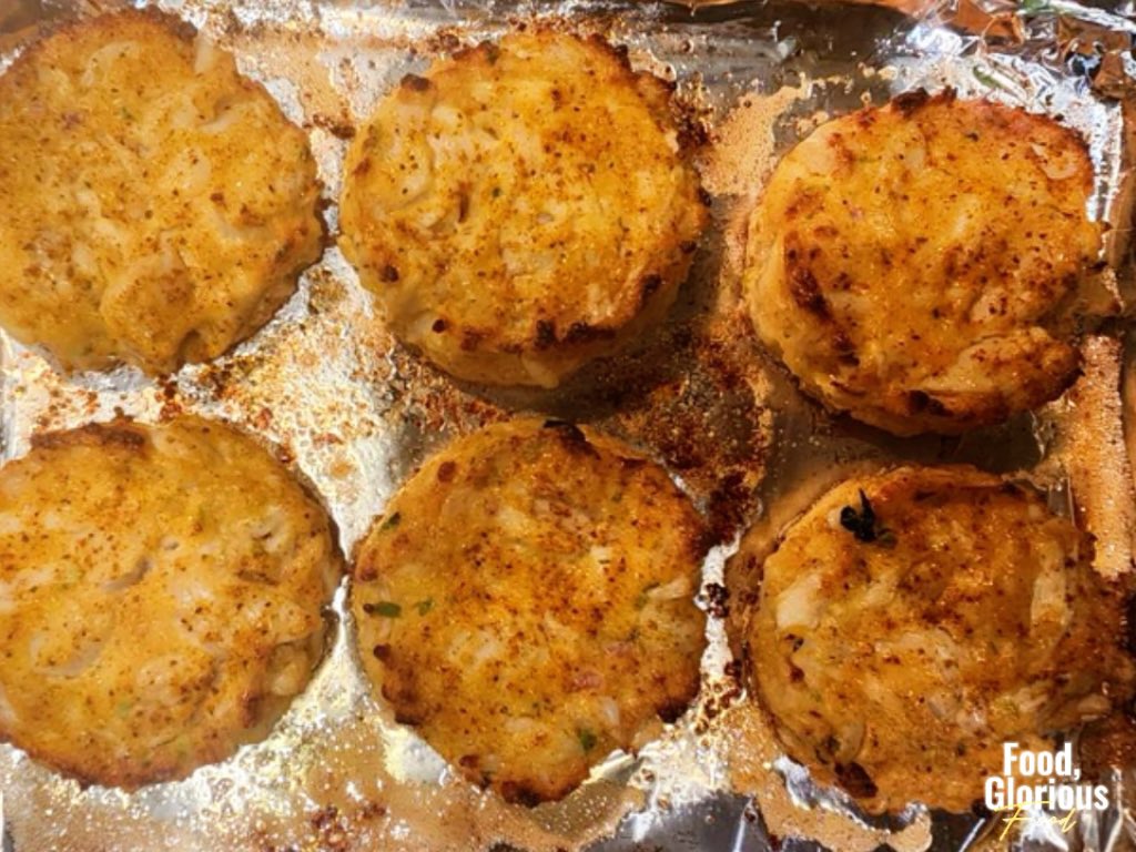 My cousin made these delicious baked crab patties over the weekend and I just had to share 💕💕

#FoodGloriousFoodSocialClub
#foodgloriousfood #homecooking
#food #FoodRecipes #crabcakes