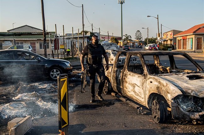 When you go to the polls on the 29th of May, remember victims of the #PhoenixMassacre remember how racist Indians butcherd innocent men/women who were making their way home after leaving their places of work, Ramaphosa n' his DA colleagues stood infront of cameras on national TV…