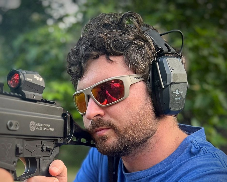 gunmadeHQ's tweet photo. Protect those 👁️ and 👂!
#pewpewlife #gunmade https://t.co/QYDHPrFuog
