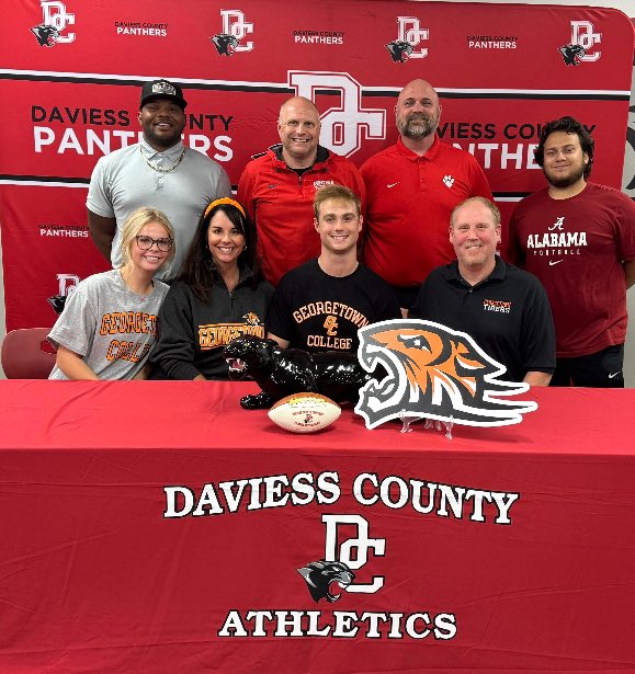 mttbrannon's tweet image. Bittersweet day for me today. Very proud of @luke_floyd5 today on his commitment to @Gtown_Football!  It was also my last official act as the @DCHS_Football HC. It was an honor and not a better way to close that chapter!  #OPAP #PantherPRIDE