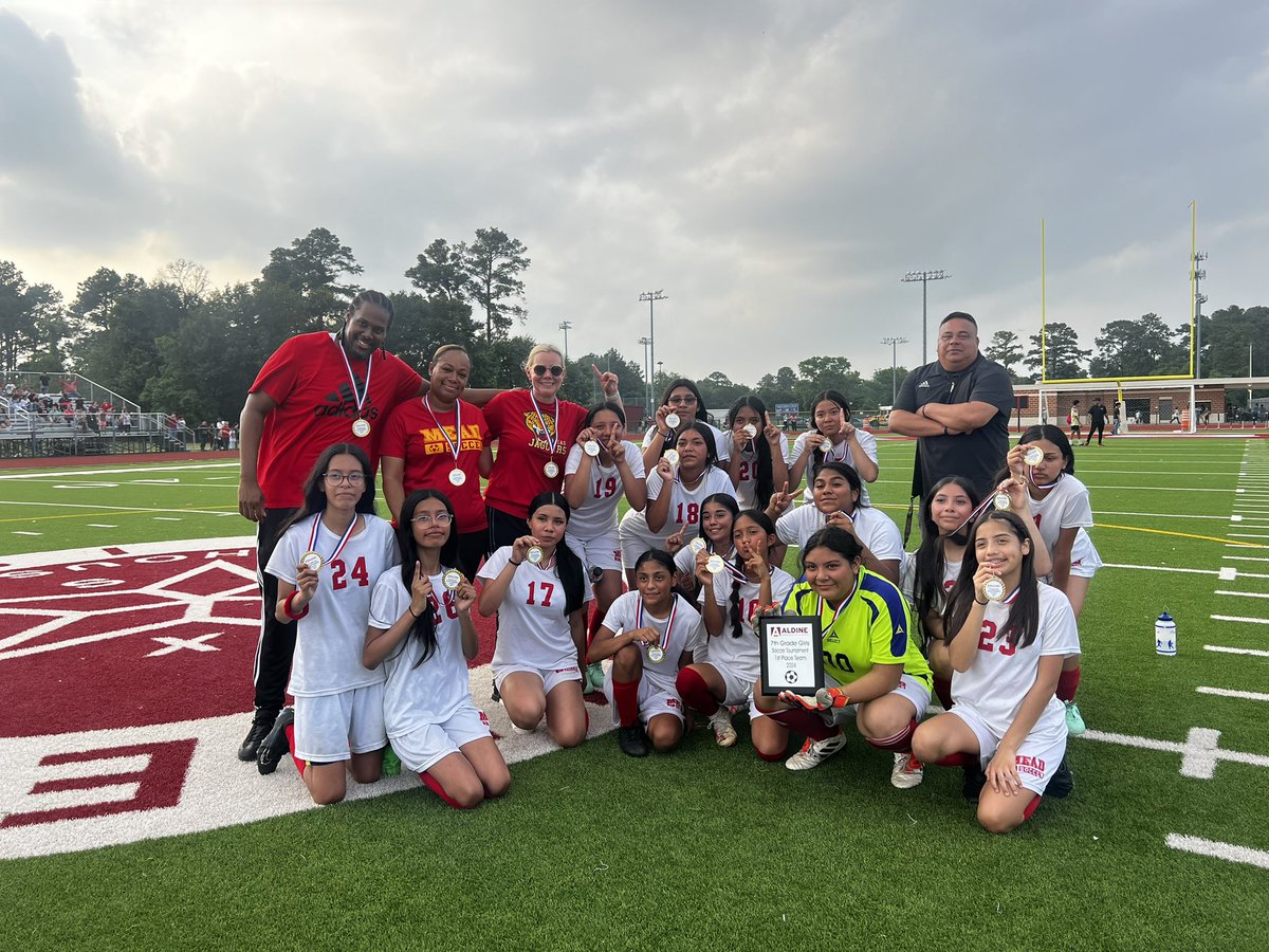 Samantha Hall tweet media