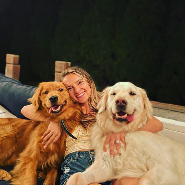 Sam DeLair | UGC Creator | 2 Golden Retrievers tweet media