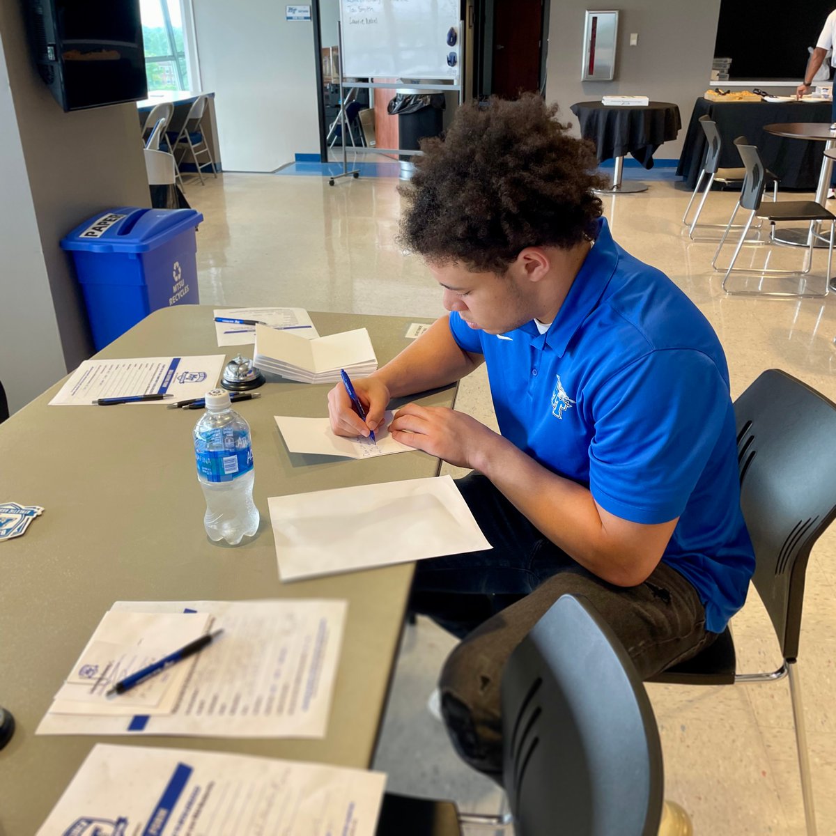 We can't do what we do without Blue Raider Nation 🫡 @TheDevynCurtis took some time today at the @MTSUBRAA membership drive to thank those who give back to the Blue Raiders! #BoroBuiltMiddleMade