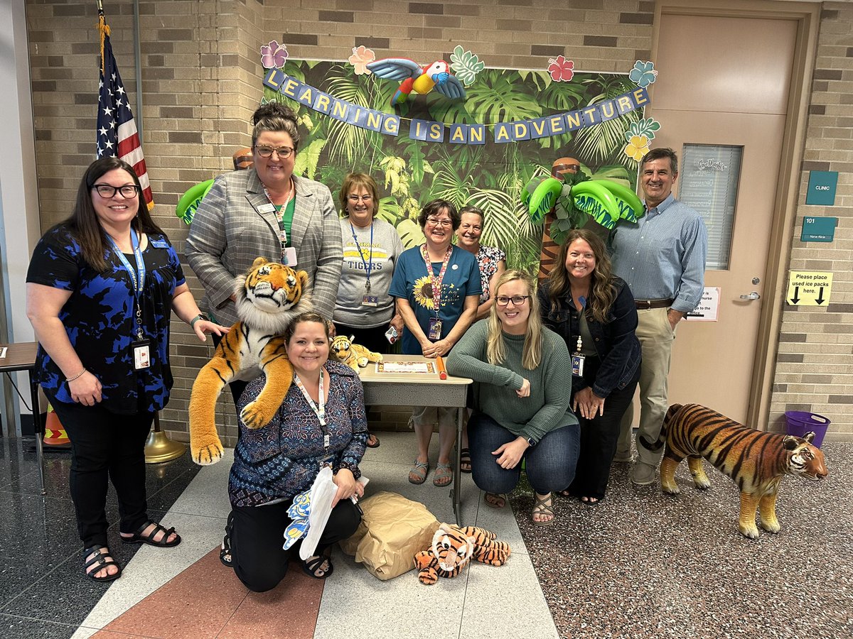 It takes a village… 
I’m thankful for everyone who was able to lend helping hands with tonight’s kindergarten round-up! Cristin Dietz went above and beyond to lead and organize this event! Thank YOU!!!

#HowMuchWeCanGrow #proudprincipal