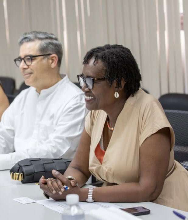 Reunión inspiradora‼️ Encuentro en ⁦@CIGBCuba⁩ con ⁦@Winnie_Byanyima⁩ 👇 ✔️Desarrollo de ind. biofarmacéutica cubana 🇨🇺 ✔️Oportunidades proyectos Cooperación Sur-Sur ✔️Cómo cerrar brechas de acceso, apoyo a países africanos Juntos x el #desarrollosostenible 💪