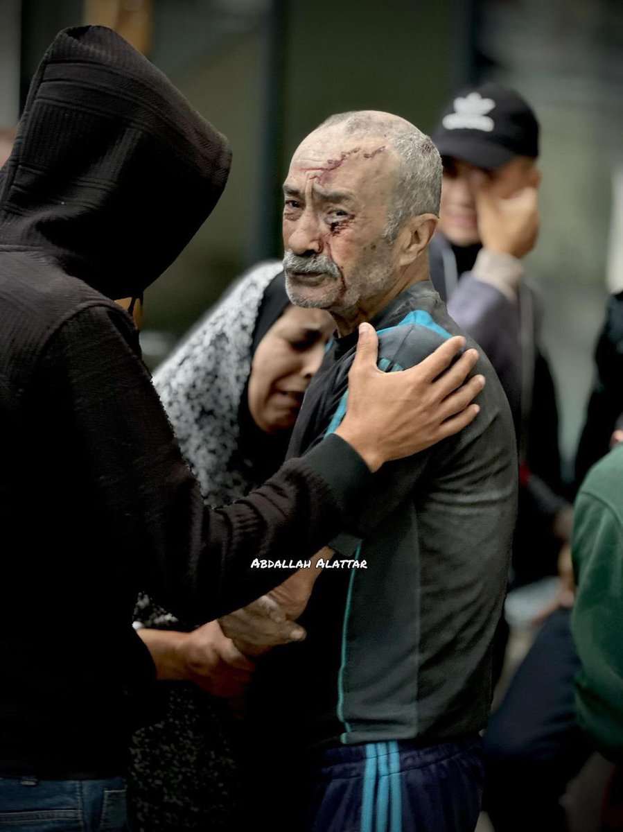 iM0hay's tweet image. &quot;From bidding farewell to the victims of #Israeli aggression on civilians in #Rafah... a heart-wrenching image. No words can capture the pain of innocent lives lost to senseless violence. Let their memory fuel our resolve for justice and peace. #EndIsraeliAggression&quot;