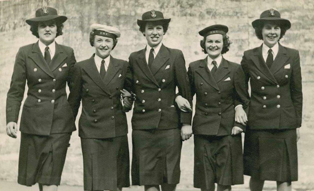 #Remembering VE Day - here's 5 of the 12 Wrens selected to participate in the Victory Parade held in London 8 May 1946 marking the defeat of the Axis powers - Auckland Star reported that the Wrens chosen were selected on the basis of appearance and health #NZNavy #WW2