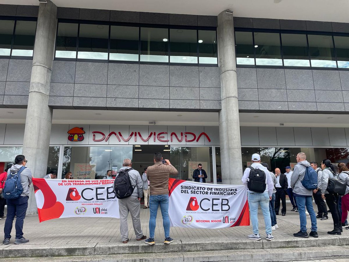 acebnacional's tweet photo. #VotacionAHuelgaEnDavivienda ¡No más reuniones fuera del horario laboral! @Davivienda @cutcolombia @PalmaEdwin @RTVCnoticias https://t.co/nDJ2NVzFzv