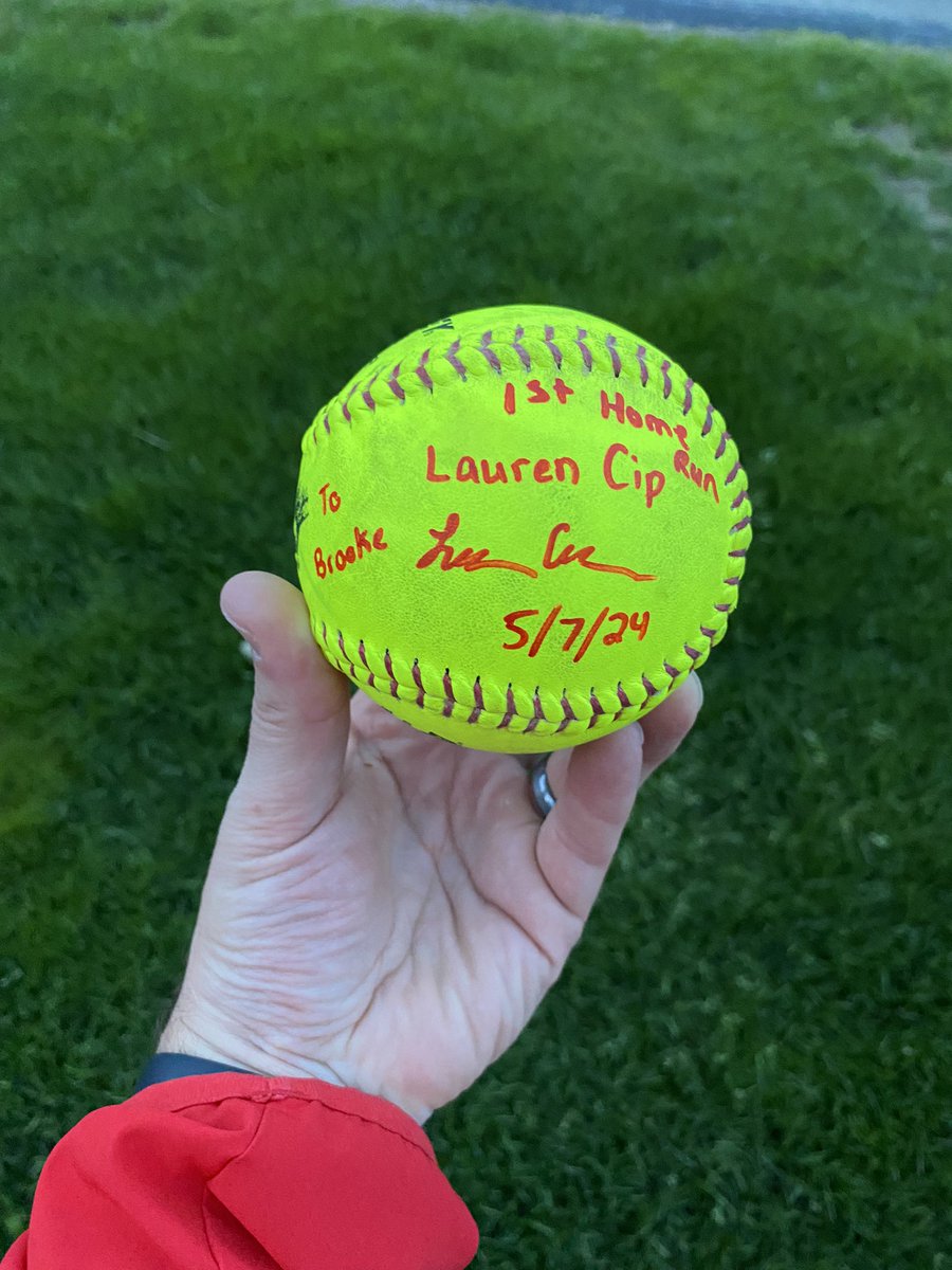 What happens when you challenge one of your best athletes to hit a home run for your newborn daughter (1 week old today)? She delivers!! Lauren Cipriano hit a 3 run homer in her 2nd at bat. Thank you so much Lauren, you are a special player! @LHSRI