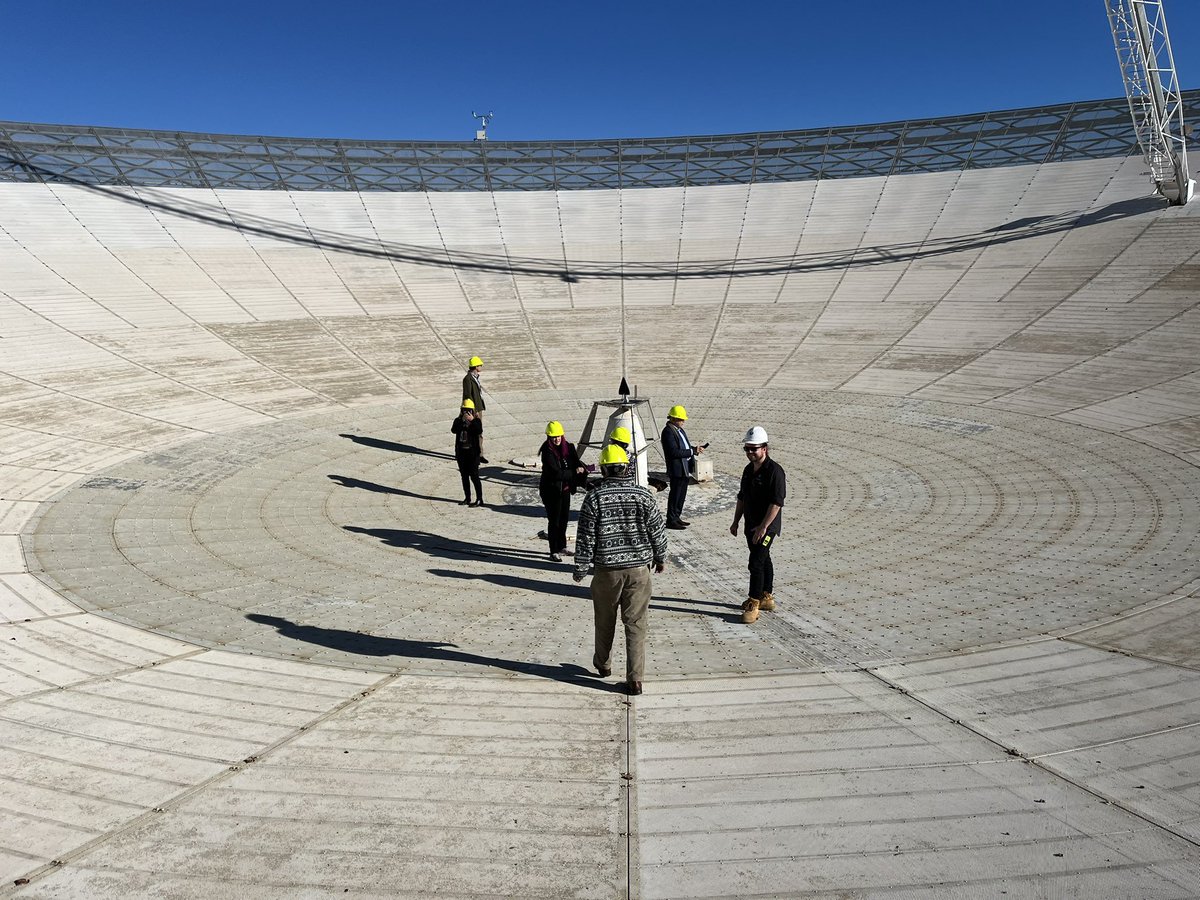 Had my first ever visit to Parkes this week for the <a href="/CSIRO_ATNF/">CSIRO_ATNF</a> steering committee meeting - and got a hayride on the telescope! 📡