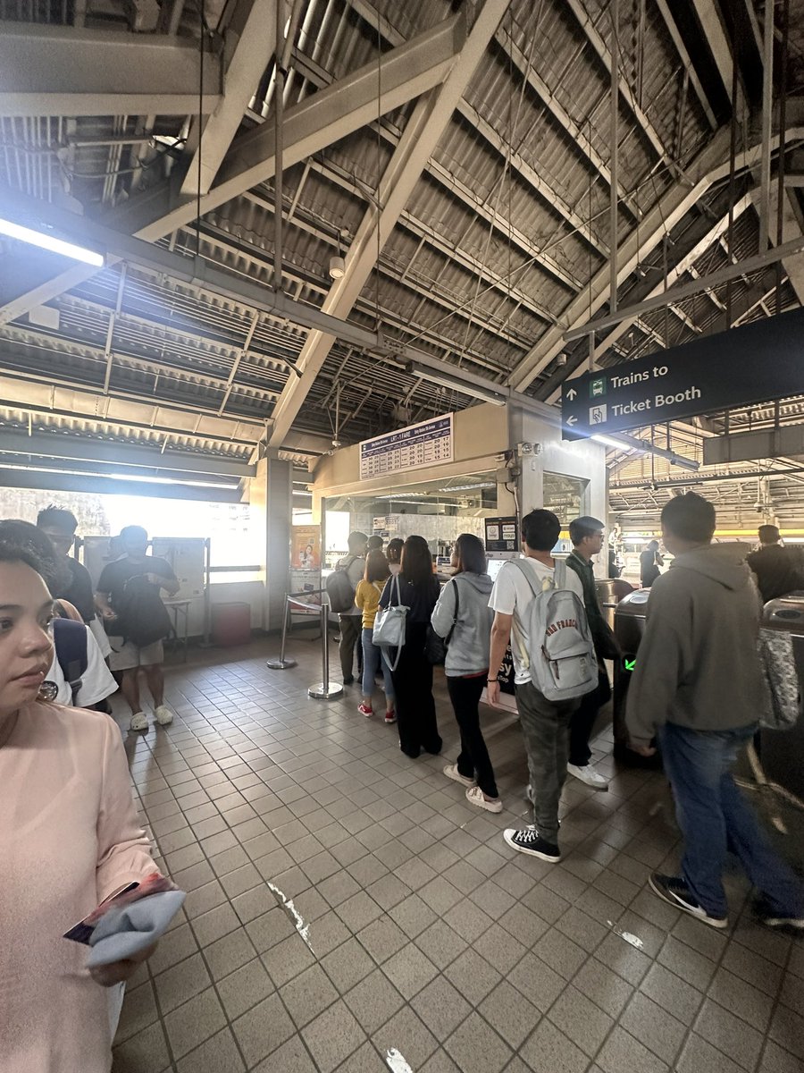 dear <a href="/officialLRT1/">Light Rail Manila Corporation</a> bakit hindi niyo magawang magdagdag ng teller niyo especially during rush hour? It took so long sa pagpila sa pagbili ng single journey card niyo.

PS: Nalimutan ko yung beep card sa bahay 🥵