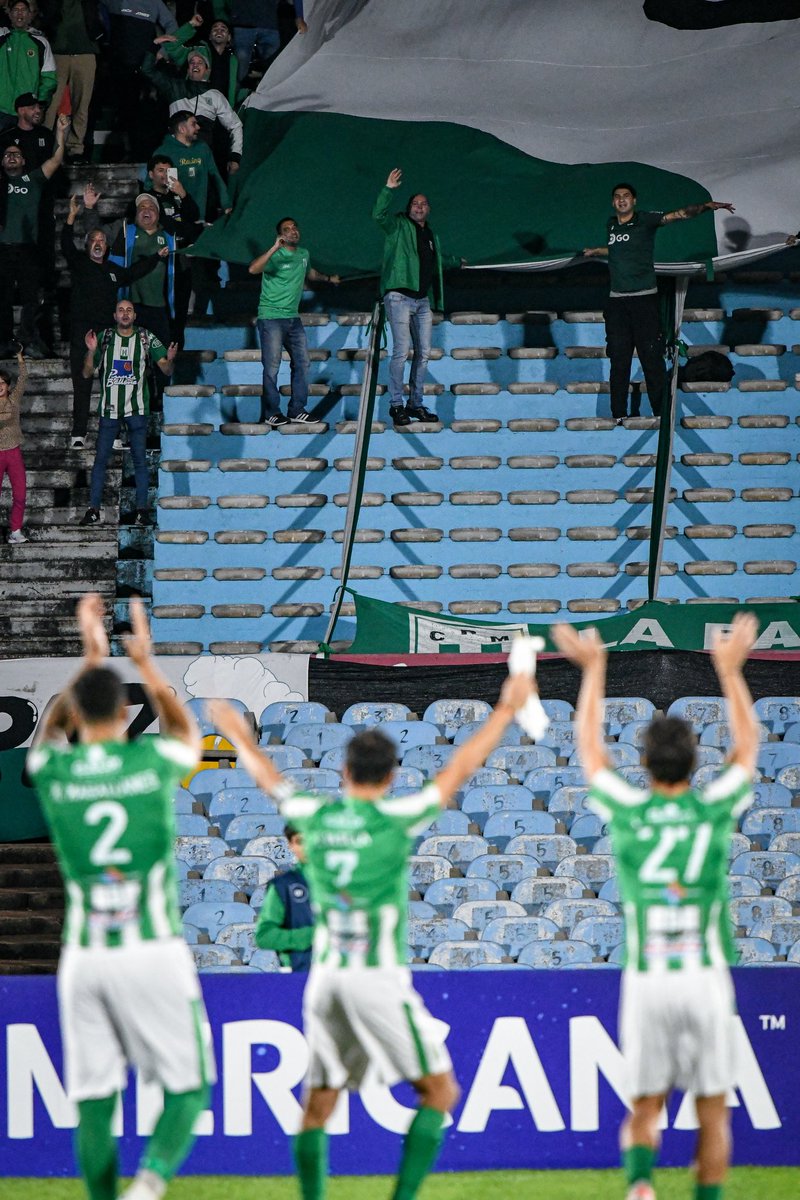 Tremendo triunfo de Racing ante Argentinos Jrs en el Estadio Centenario. Ganó 2-1 con goles de Verón Lupi y De los Santos y ahora es el puntero de su zona. Infernal entrega del cuadro de Eduardo Espinel que ahora jugará de local con Nacional de Asunción y cerrará con…