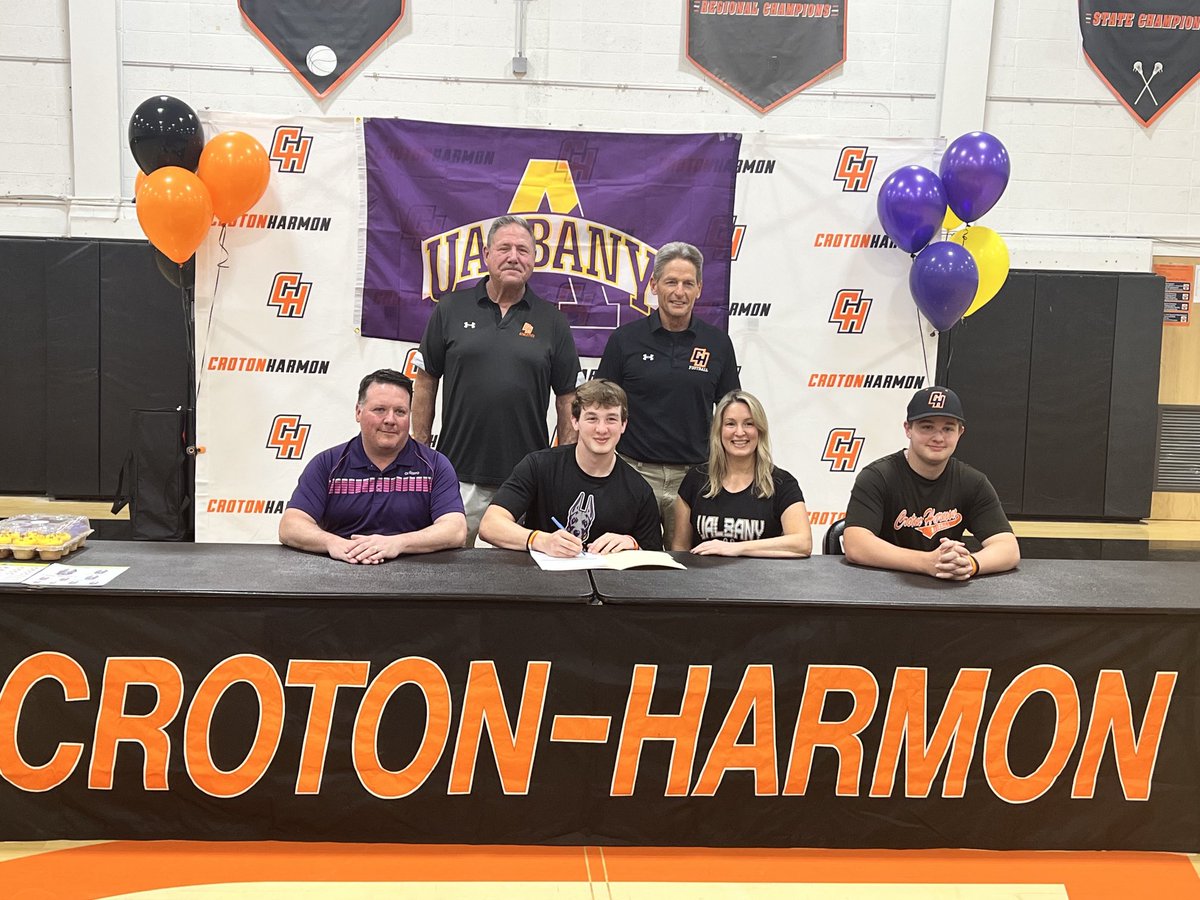 Happy signing day to Jacob Jones! Jacob is heading to UAlbany for football- Congrats Jacob!!!! 🐯 🏈 🏈 🐯