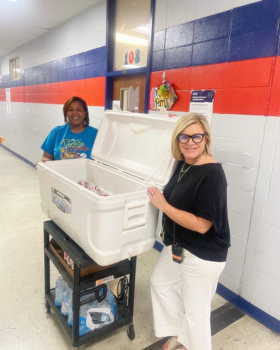 Thank you @broadwaysouthaven and Carolyn Rawles for providing the snack cart for our staff on Monday! #TeamDCS